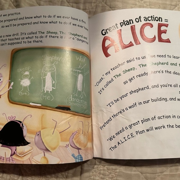 I’m not scared… I’m prepared! Because I know all about Alice! Good condition - Picture 3 of 7